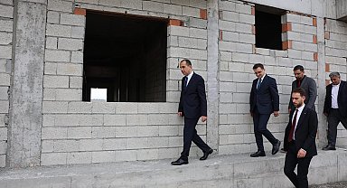 Vali Taşolar Aralık'taki inşaatları inceledi