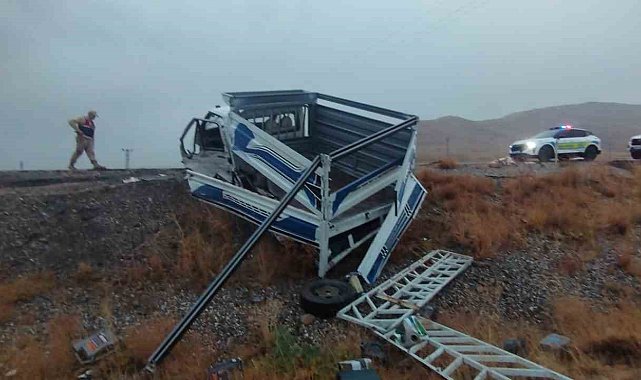 Van Başkale yolunda feci kaza: 12 yaralı