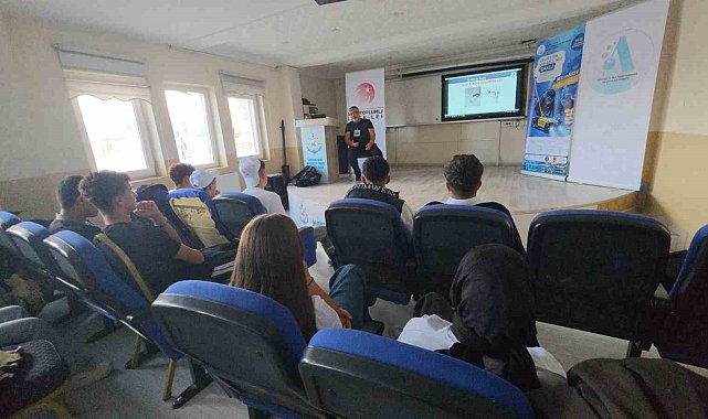 Van Gölü'nün gizemini keşfedecek gençlerin su altı yolculuğu başladı