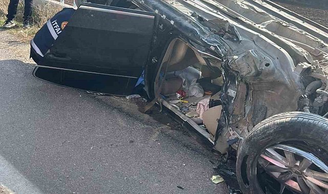 Van'da otomobil takla attı: 2 yaralı