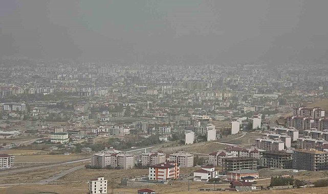 Van'da toz taşınımı etkili oldu