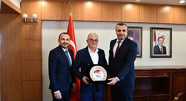 Vezirköprü'de 38 yıldır görev yapan hekime plaket