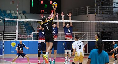 Voleybolda Konya Büyükşehir fırtınası