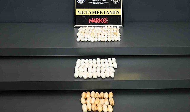 Vücutlarında 1 kilo uyuşturucu taşıyan 3 şüpheli tutuklandı