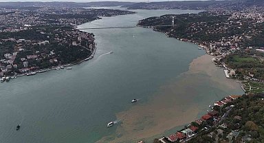 Yağmur sonrası İstanbul Boğazı çamura bulandı