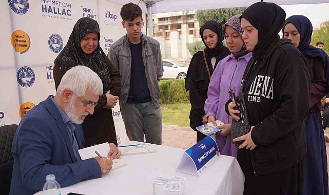 Yazar Ramazan Kayan, Kâhta 2. Kitap Günleri'nde okurlarıyla buluştu