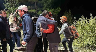 Yazılı Kanyon'da mahsur kalanlara dron ile ulaştırılan telsiz, kurtuluşun habercisi oldu