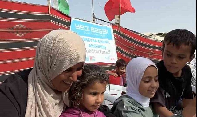Yedi Başak, evlenen çiftin düğün yemeği bağışını Gazze'de binlerce kişiye ulaştırdı