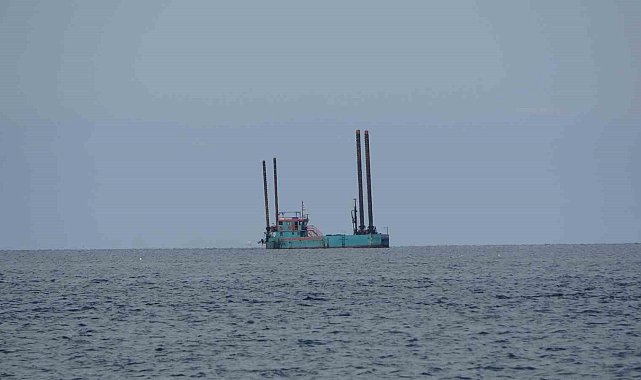 Yeni Trabzon Havalimanı için denizde sondaj, karada dolgu çalışmaları başladı