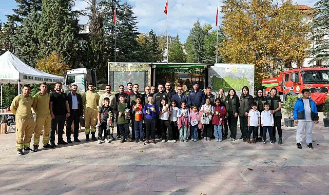 Yeşil Vatan Tırı'nda öğrencilere doğa sevgisi aşılandı