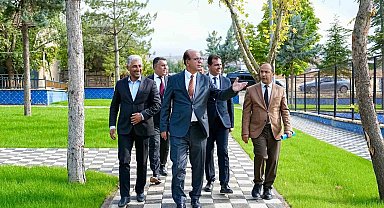 Yeşilyurt'ta parklar yenileniyor, mahalleler güzelleşiyor