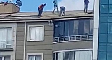 Yozgat'ta tehlikeli mesai: Çatıda emniyetsiz çalışan işçiler görüntülendi