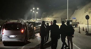 Yüksekova'da iki ayrı trafik kazasında 9 kişi yaralandı