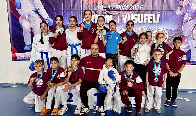 Yusufeli'ndeki karate turnuvasında madalyaları topladılar