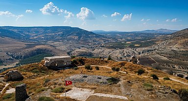 Yüzlerce basamakla ulaşılıyor, manzarası hayran bırakıyor