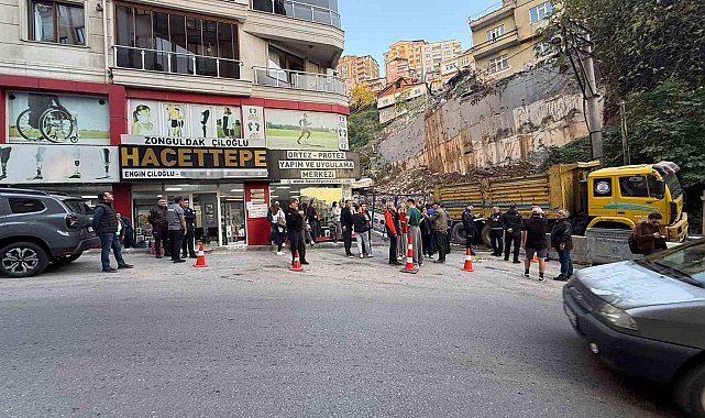 Zonguldak'ta bina çökmesinin ardından tahliyeler sürüyor: 28 daireli apartman boşaltıldı
