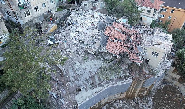 Zonguldak'ta bina faciasının boyutu gün ağarınca ortaya çıktı: 7 bina tahliye edildi