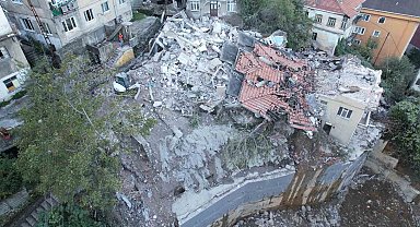 Zonguldak'ta bina faciasının boyutu gün ağarınca ortaya çıktı: 7 bina tahliye edildi