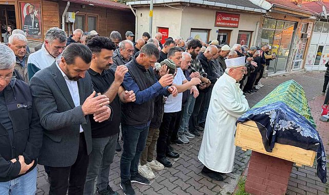 Zonguldak'ta çöken binada hayatını kaybeden yaşlı kadın son yolculuğuna uğurlandı