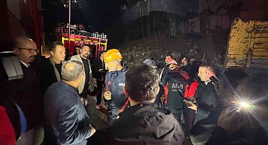 Zonguldak'ta çöken binada yaşlı kadının cansız bedenine ulaşıldı