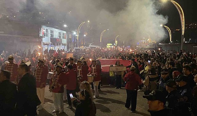 Zonguldak'ta Cumhuriyet Bayramı'nda fener alayı coşkusu