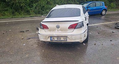 Zonguldak'ta otomobil bariyerlere çarptı: Sürücü yaralandı